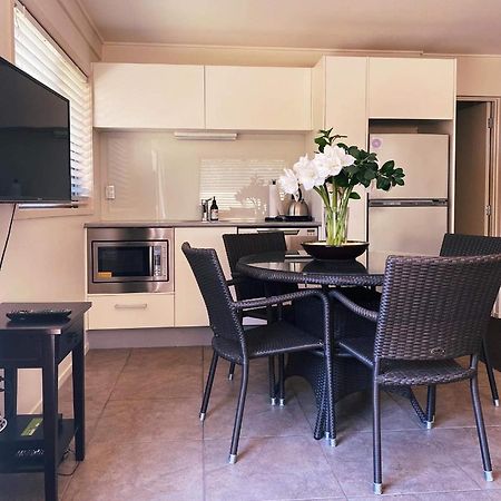 Retreat On Rita ~ Downtown Mount Maunganui With Beach Access Extérieur photo